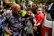 EEUU: Algunas universidades llaman a la policía, otras permiten protestas propalestinas