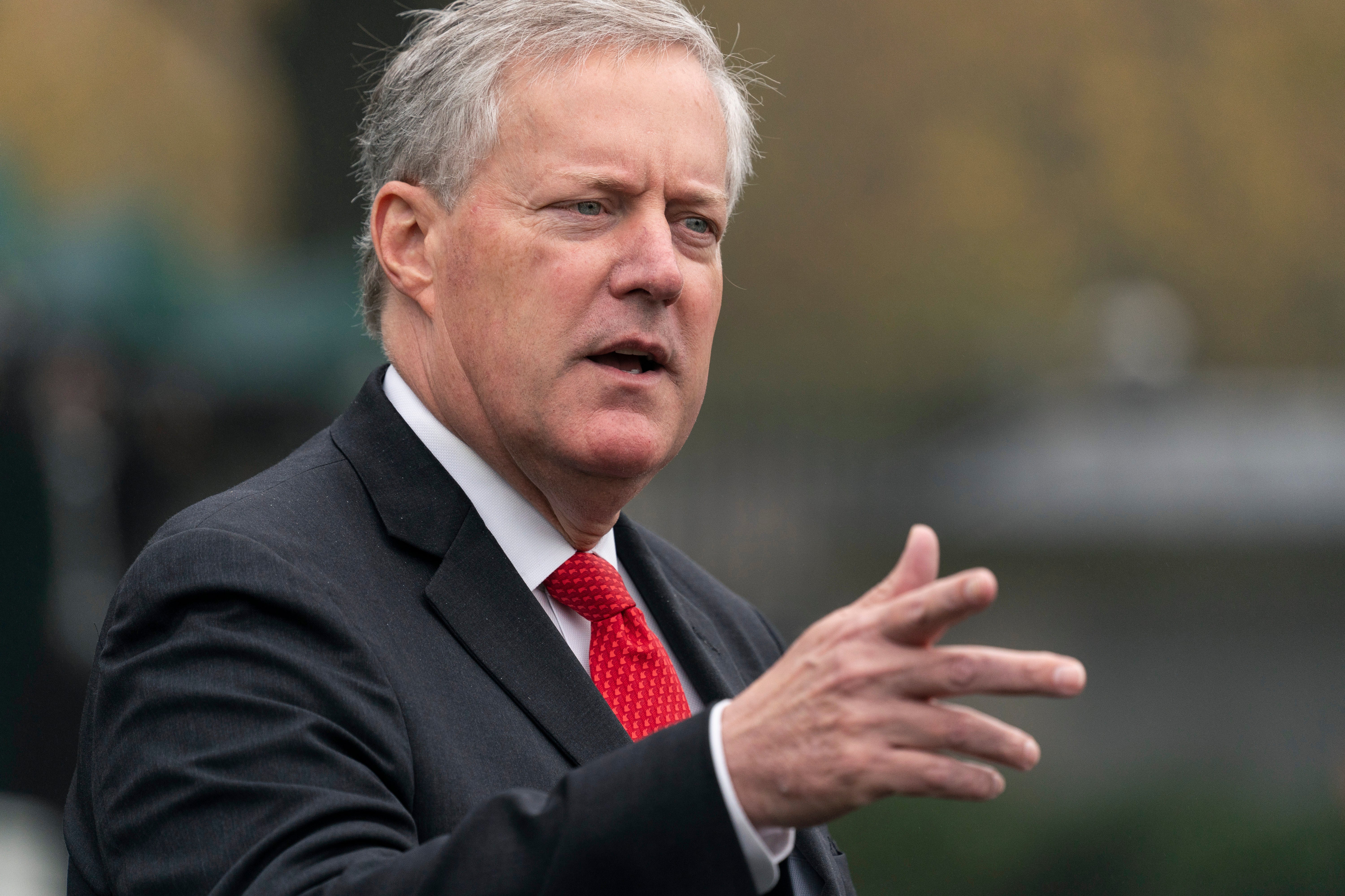 También se informó que Trump le dijo a su jefe de gabinete en ese momento, Mark Meadows, que no pagara la factura del funeral de Guillén