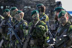 Parlamento sueco recomienda fortalecer defensa aérea y aumentar reclutas