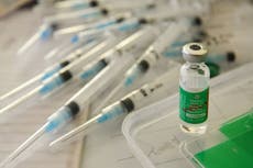 Covid-19: la vacuna de AstraZeneca puede provocar coágulos sanguíneos y bajar el recuento de plaquetas en la sangre