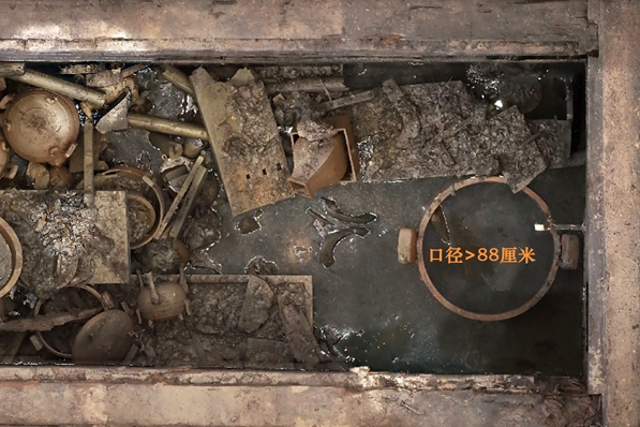 <p>Reliquias culturales desenterradas de la tumba descubierta en la ciudad de Huainan, dentro de la provincia Anhui, al este de China</p>