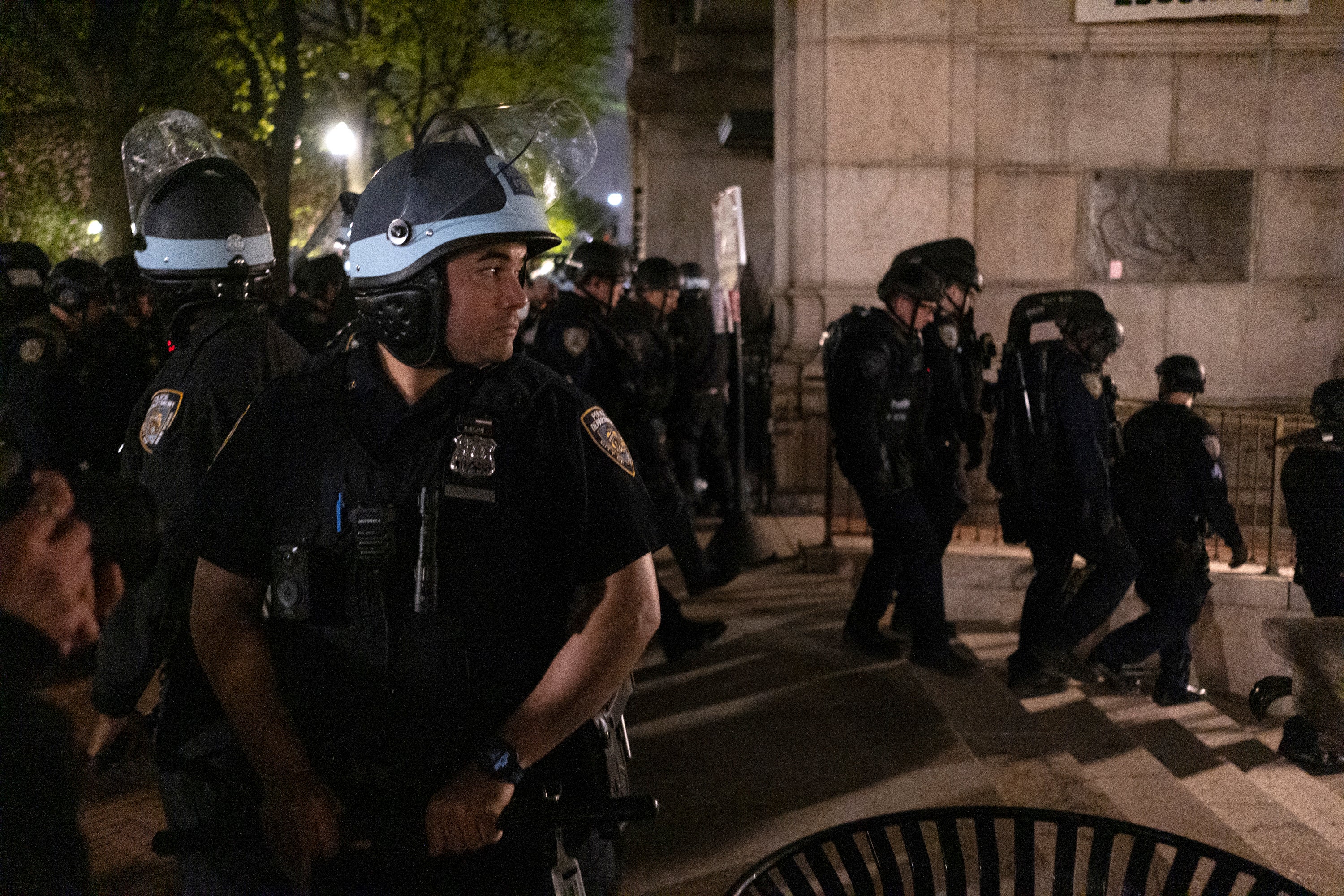 La policía de Nueva York allana un campamento propalestino en la Universidad de Columbia