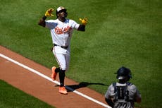 Mateo jonronea y Orioles someten 7-2 a Yanquis para llevarse la serie