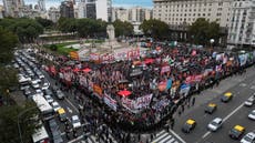 Semana de protestas contra proyectos de reformas del presidente Javier Milei