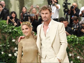 Chris Hemsworth e Elsa Pataky participam do 2024 Met Gala comemorando “Belas Adormecidas: Reawakening Fashion” no Metropolitan Museum of Art em 6 de maio de 2024 na cidade de Nova York.
