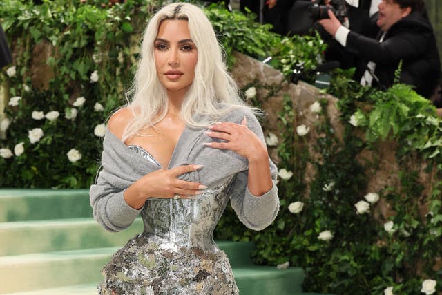 <p>Kim Kardashian asiste a la Met Gala 2024 celebrando “Bellas durmientes: el despertar de la moda” en el Museo Metropolitano de Arte el 6 de mayo de 2024 en la ciudad de Nueva York.</p>