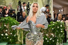Met Gala 2024: ¿qué mensaje transmite el vestido con corsé de Kim Kardashian?