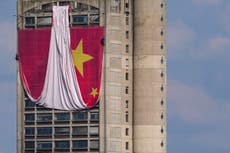 El mandatario chino Xi visita Serbia en 25to aniversario del bombardeo OTAN sobre la embajada china