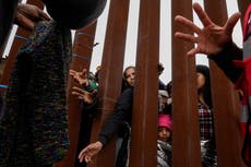 Fotógrafo de AP cubre la crisis migratoria en la frontera sur de EEUU con sensibilidad y compasión