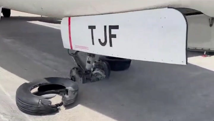 Explota neumático de un avión Boeing durante el aterrizaje en el aeropuerto de Turquía