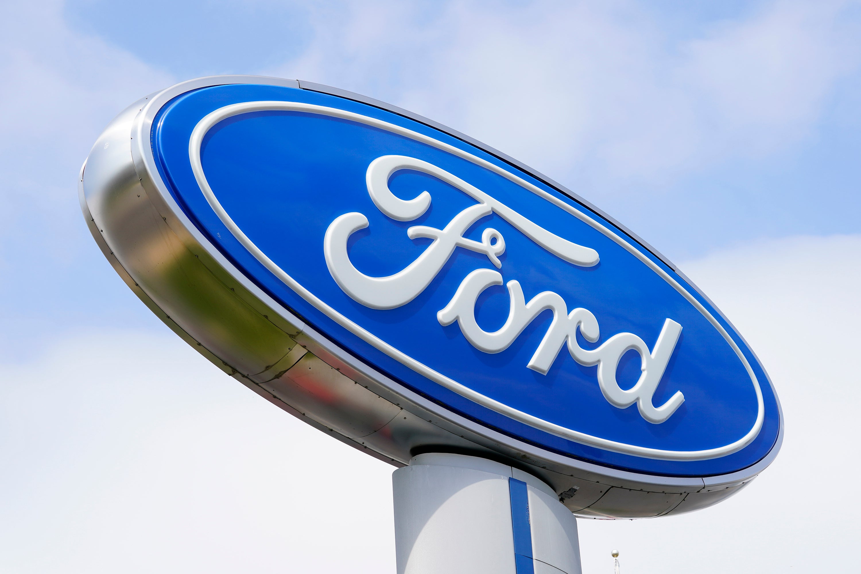 FORD-FUGA DE COMBUSTIBLE