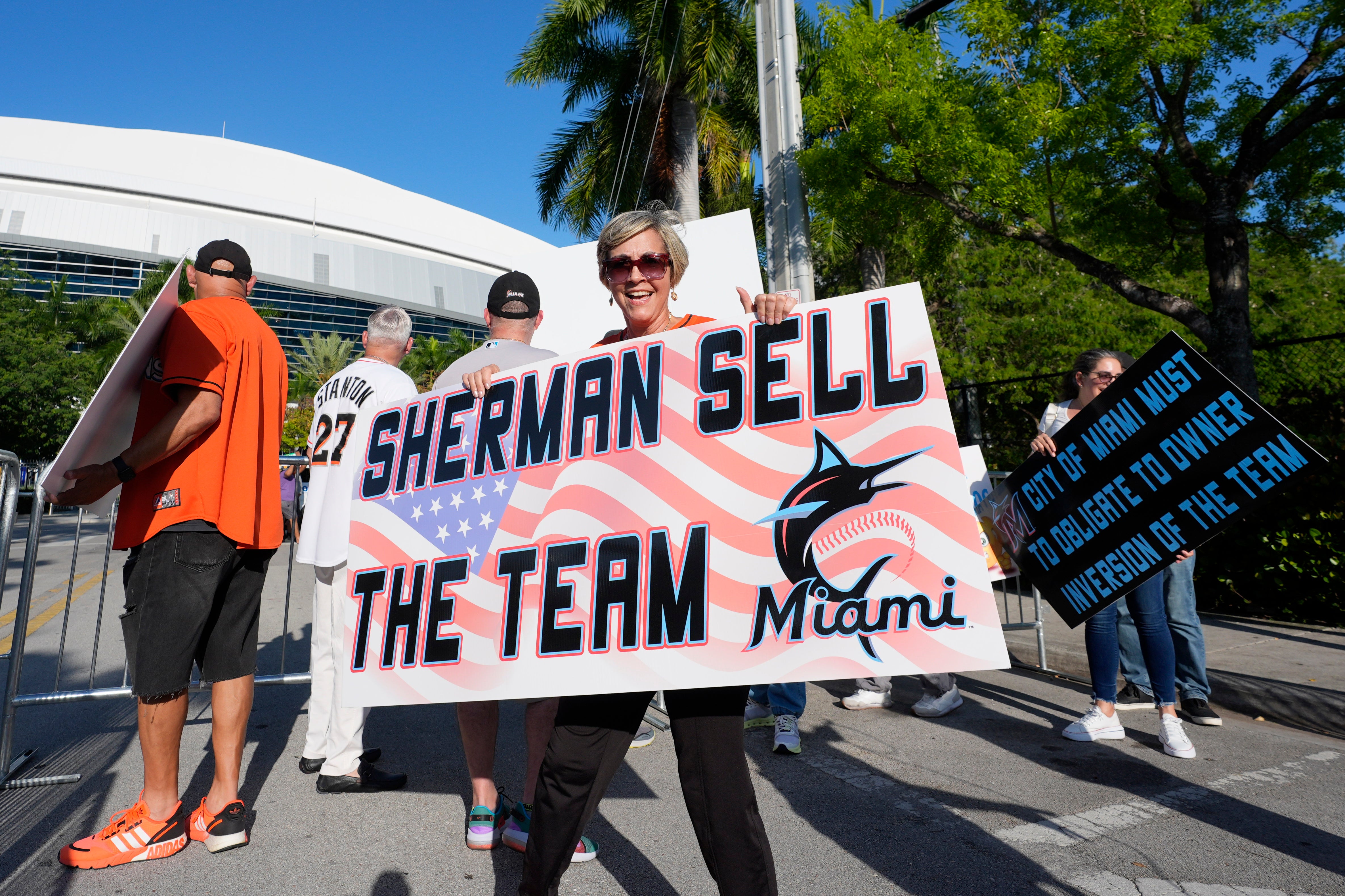 MARLINS-ARRÁEZ-PROTESTA