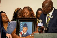 Expertos: Portación de arma no justifica fuerza letal policial en muerte de aviador en Florida