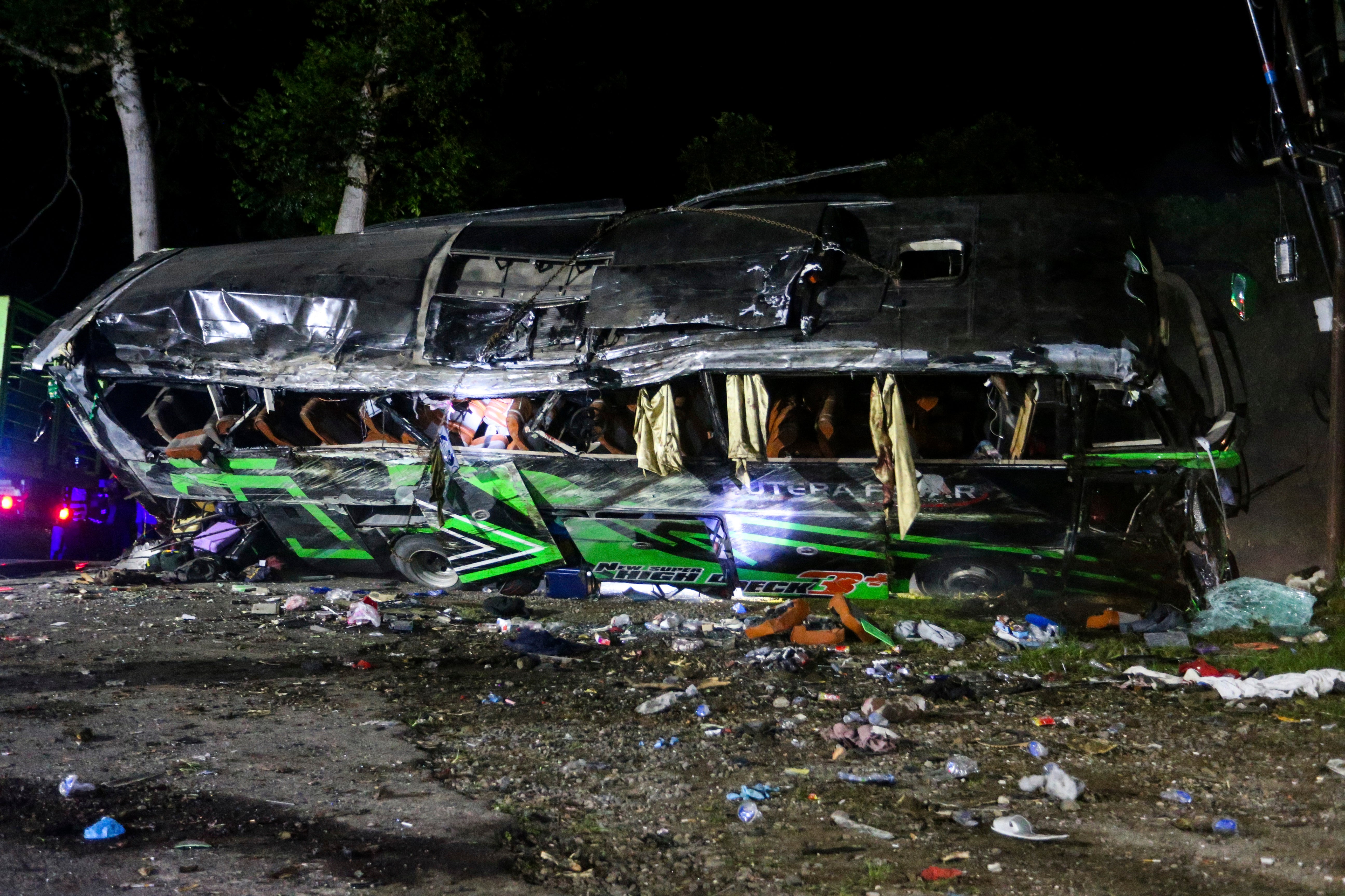 INDONESIA-ACCIDENTE DE BUS