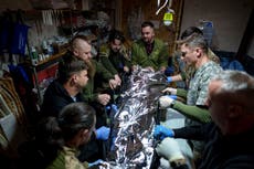 Zelenskyy dice que las tropas ucranianas libran "feroces" batallas ante un ataque ruso