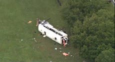 8 muertos al volcar autobús de trabajadores agrícolas en Florida