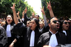 Abogados protestan en Túnez por reciente ola de arrestos