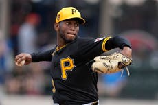 Angelinos adquieren al dominicano Roansy Contreras en canje con Piratas