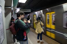 Pasajeros del Metro de Buenos Aires enfrentan otro golpe al bolsillo con fuerte aumento del boleto