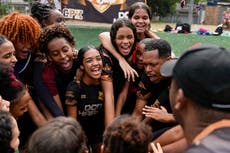 Jóvenes de una favela de Río esperan superar la violencia y jugar en el Mundial Femenino de 2027