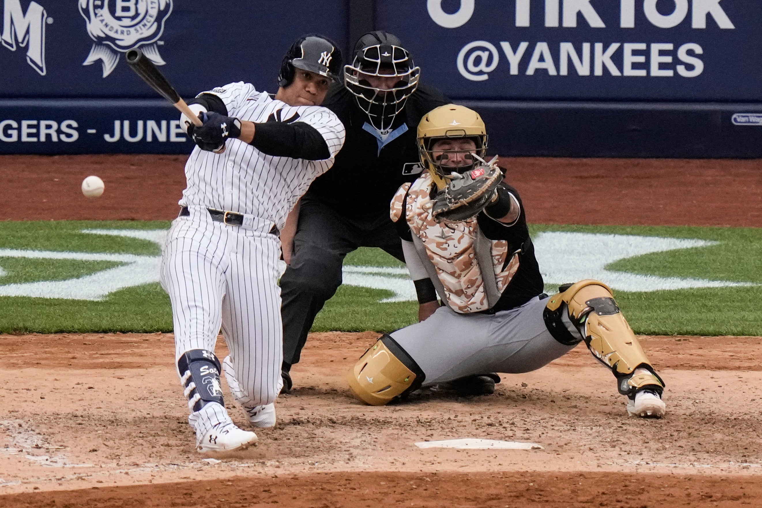 MEDIAS BLANCAS-YANKEES