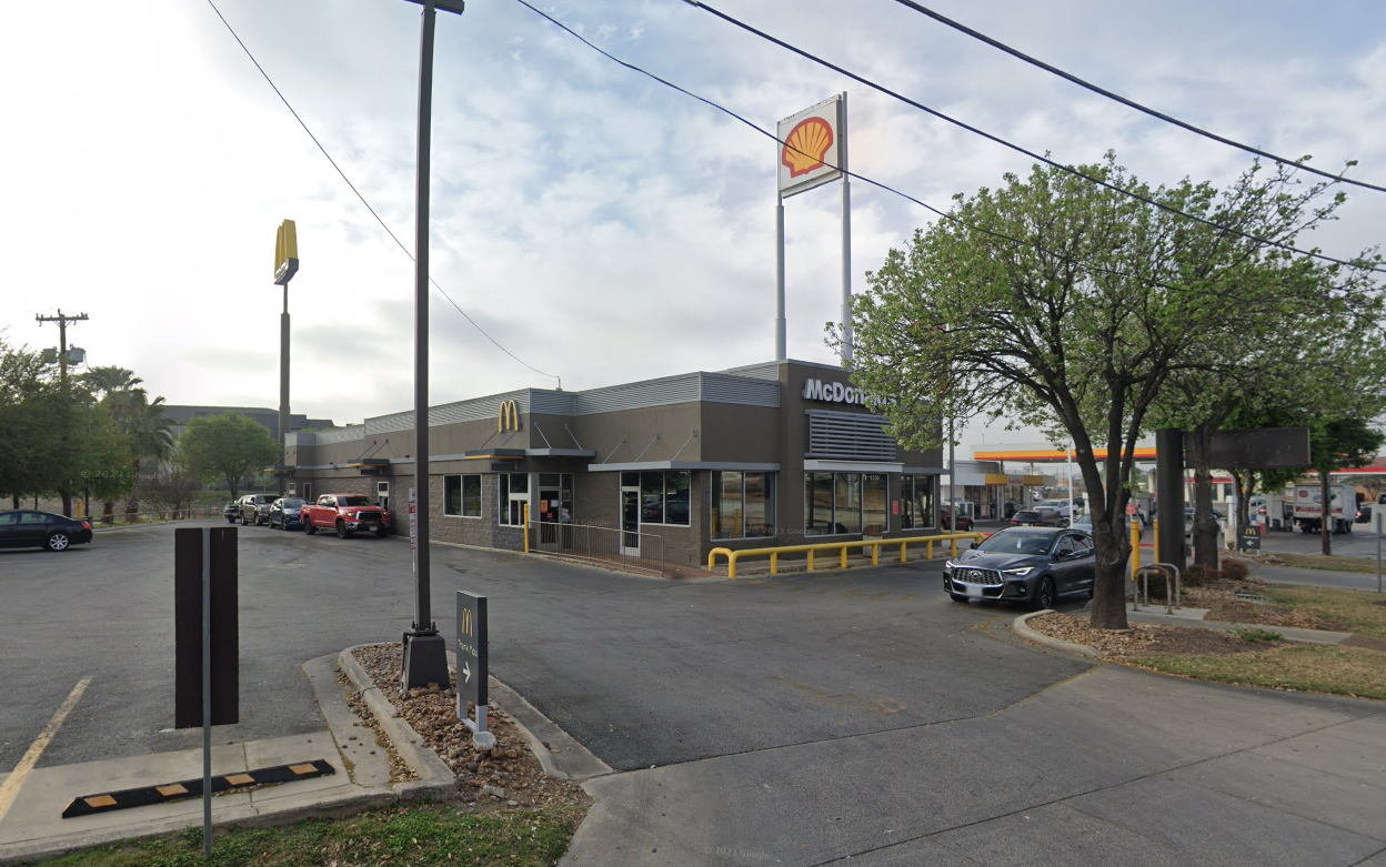 El tiroteo se produjo en el autoservicio de McDonald's ubicado en la ciudad de Lone Star, San Antonio, Texas