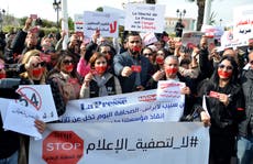 Túnez condena a periodistas a un año de prisión por criticar al gobierno