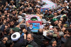 Irán se prepara para enterrar a Raisi en el sitio más sagrado para los musulmanes chiíes