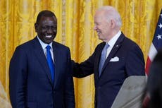 Biden elogia a presidente keniano, en 1ra visita de Estado de un mandatario africano en 15 años