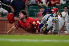 Cardenales remontan en la 8va y superan 7-6 a Cachorros