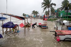 Ciclón inunda comunidades costeras y causa apagones en Bangladesh; evacúan a 800.000 personas