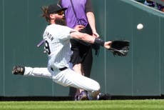 Cuadrangular de Blackmon ayuda a Rockies a frenar racha de Guardianes al ganar 8-6