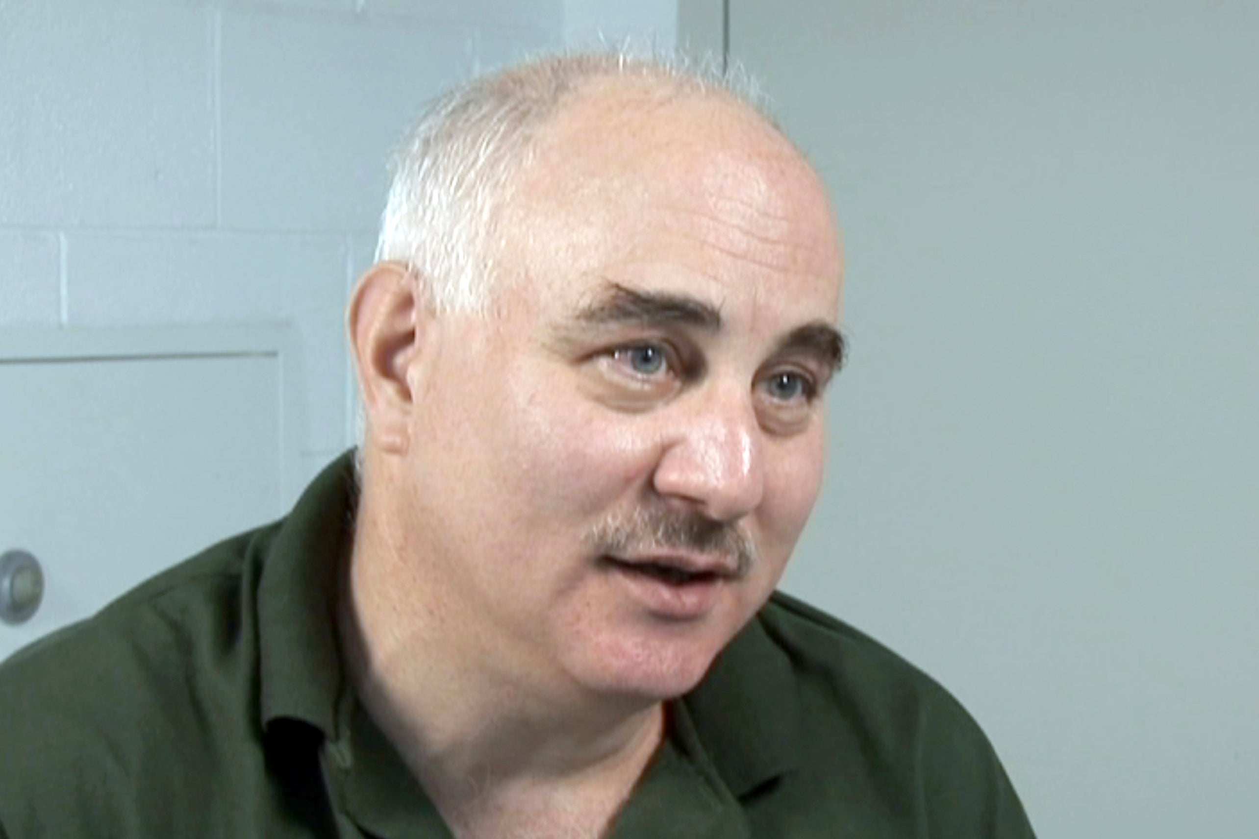 David Berkowitz habla en el centro penitenciario de Sullivan en Fallsburg, Nueva York, el 29 de mayo de 2009. A Berkowitz, que en la década de 1970 puso en vilo a la ciudad de Nueva York con sus tiroteos nocturnos, se le denegó la libertad condicional tras su duodécima solicitud. Fue rechazado tras una entrevista en la prisión con la Junta de Libertad Condicional el 14 de mayo de 2024