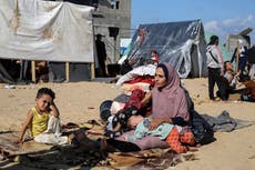 "No tenemos nada". Mientras Israel ataca Rafah, palestinos desplazados viven en tiendas de campaña