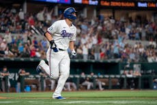 Seager llega a 7 jonrones en 7 juegos y Rangers vencen a Diamondbacks en reedición de Serie Mundial