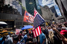 Bandera de EEUU invertida reaparece en protestas de derecha tras veredicto de culpabilidad de Trump