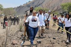 Autoridades mexicanas critican de nuevo a buscadora voluntaria tras hallazgo de restos humanos