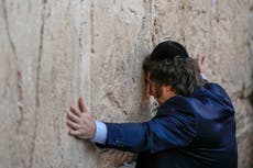 Milei se erige en incondicional de Israel. Algunos judíos celebran, otros lo ven como un riesgo