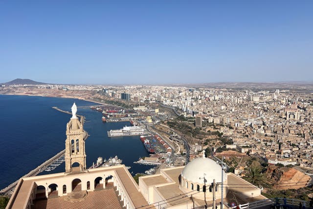 <p>Vista de la capilla de la Santa Cruz en la ciudad de Orán, Argelia, 22 de mayo de 2024 REUTERS/Abdelaziz Boumzar</p>