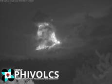 700 personas evacuadas debido a erupción de volcán en Filipinas