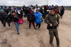 Cómo funcionaría la nueva medida de Biden para frenar solicitudes de asilo en frontera sur de EEUU