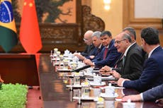 China reitera su intento de mejorar lazos económicos con Brasil y Pakistán