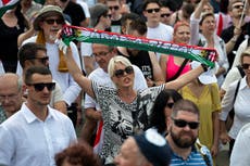 Rival político de Orbán encabeza protesta masiva en Hungría