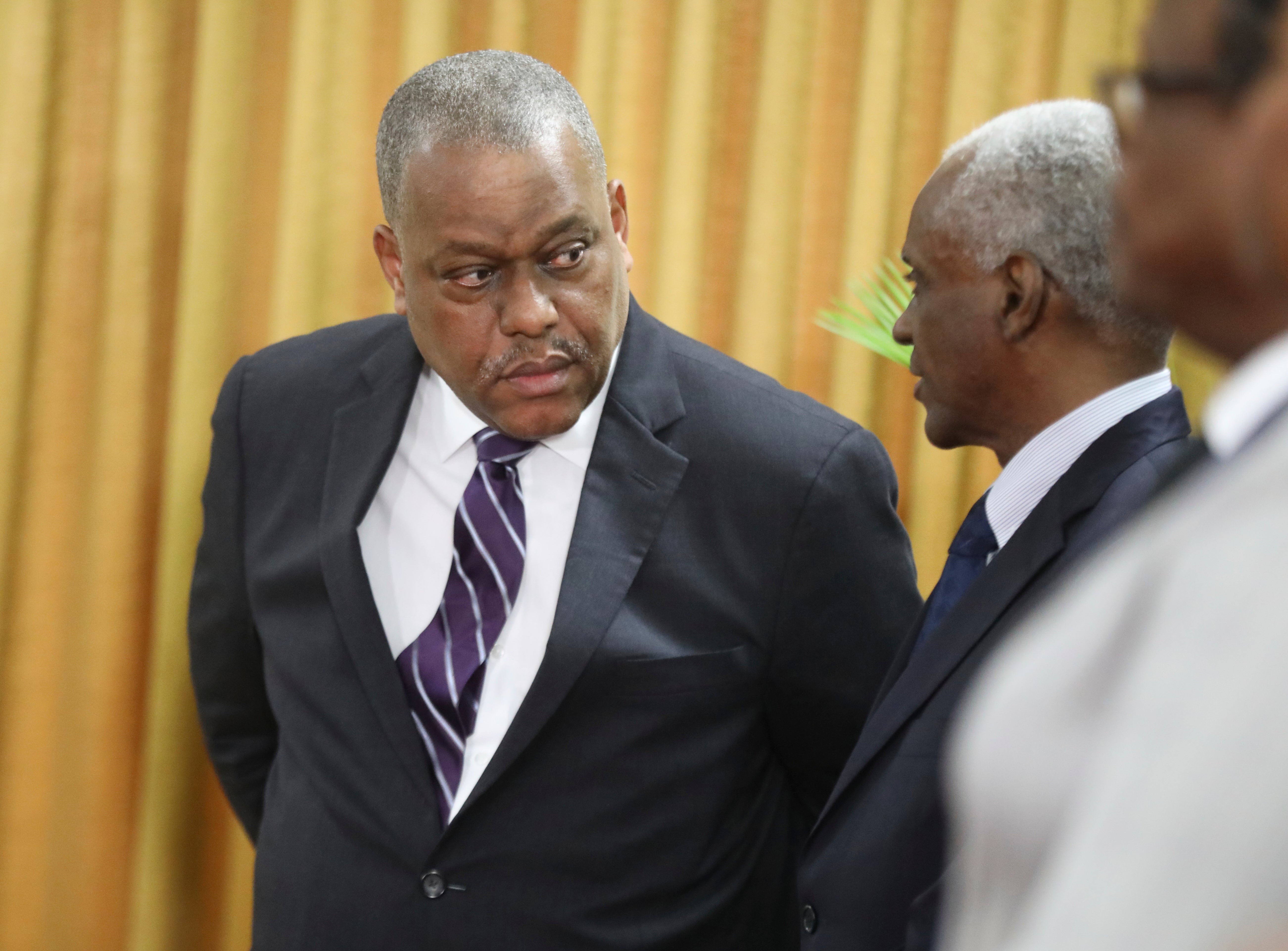 Nuevo primer ministro de Haití es hospitalizado, informa funcionario