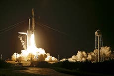 Astronautas regresaron a la Tierra genéticamente más jóvenes tras vuelo de SpaceX