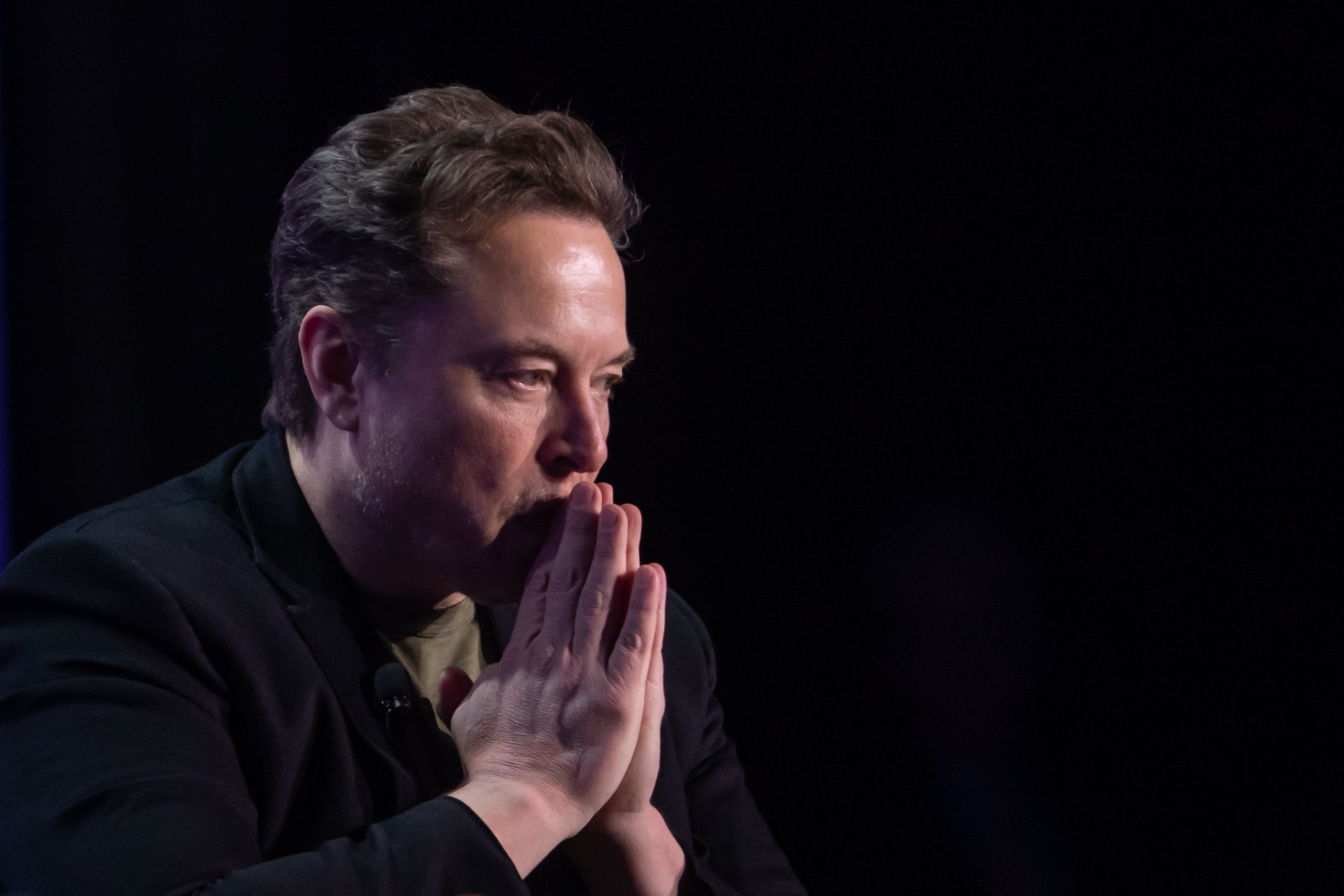 Elon Musk, cofundador de Tesla y SpaceX y propietario de X Holdings Corp, habla en la Conferencia Global del Instituto Milken en el Hotel Beverly Hilton, el 6 de mayo de 2024 en Beverly Hills, California