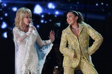 Miley Cyrus comparte el recuerdo de su última conversación con Dolly Parton