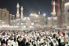 Musulmanes inician el haj con la destructiva guerra en Gaza como telón de fondo