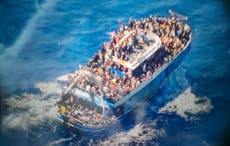 Agencias ONU piden a Grecia que aclare el naufragio que mató a cientos de migrantes hace un año