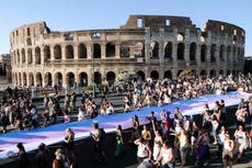 Desfile de Orgullo LGTBQ+ en Roma celebra 30 años y se mofa de comentarios del papa Francisco
